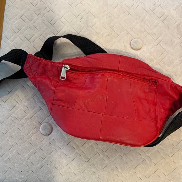 Red genuine patchwork leather crossbody/waistpack (Fanny pack) - NWOT - Picture 6 of 10